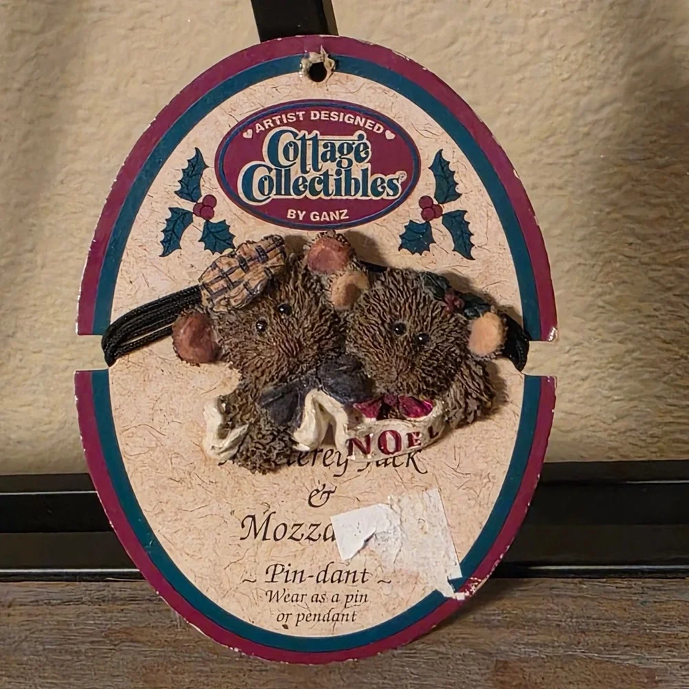 Cottage Collectibles by Ganz Artist Designed Noel Monterey Jack Mozzarella Pin